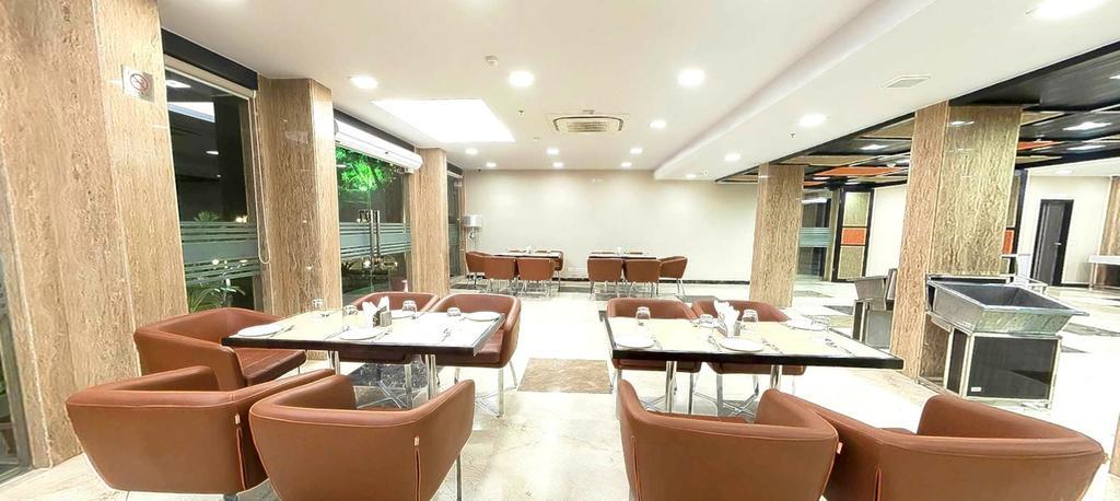 Palm Spring A Boutique Hotel New Delhi Bagian luar foto